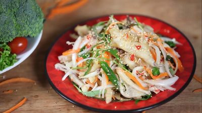 Nộm chân gà cóc non