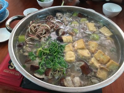 Lẩu chó chém quăng